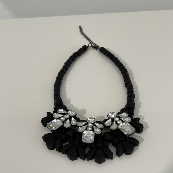 NECKLACE of BLACK MULTI SHAPE & SIZE BEADS ADORNED w SIGNIFICANT RHINESTONES - Picture 10 of 10